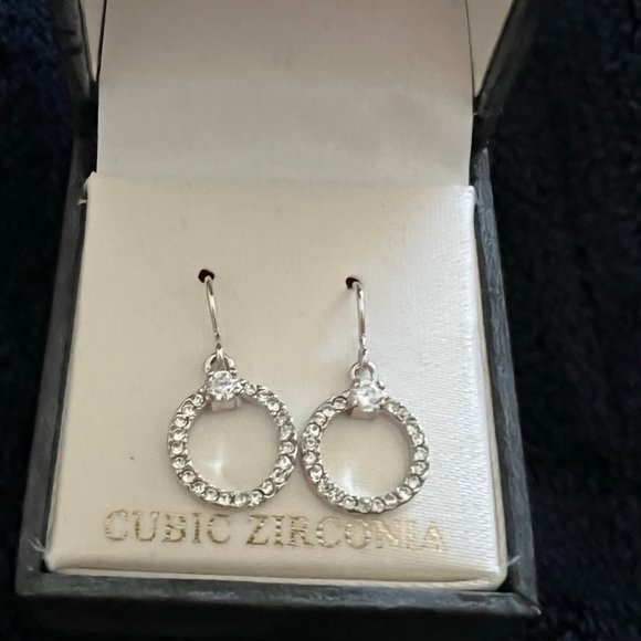 NWT! Small, Circular Cubic Zirconia Earrings - Picture 1 of 1